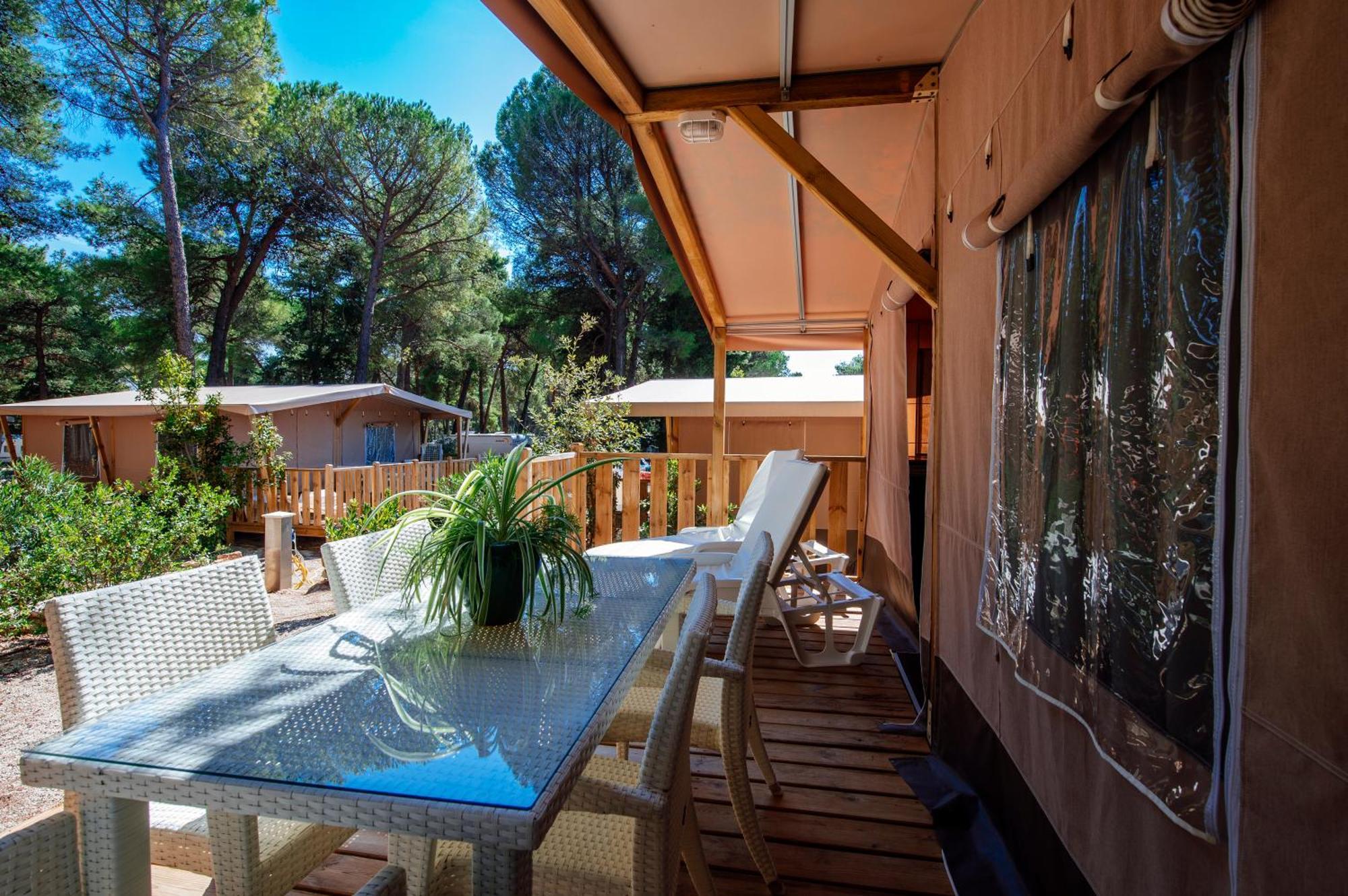 Zaton Holiday Resort Glamping Tents นิน ภายนอก รูปภาพ