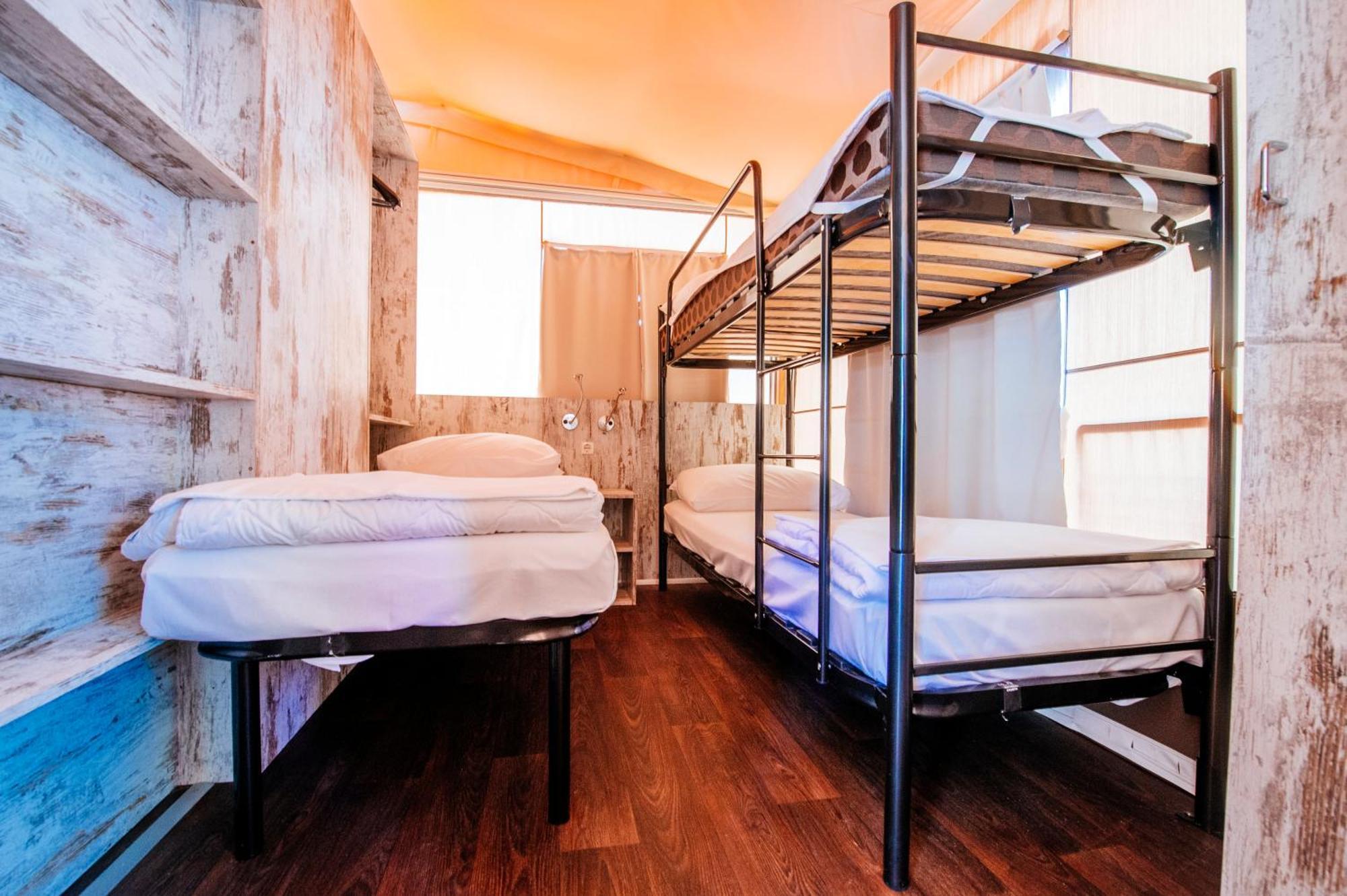 Zaton Holiday Resort Glamping Tents นิน ห้อง รูปภาพ